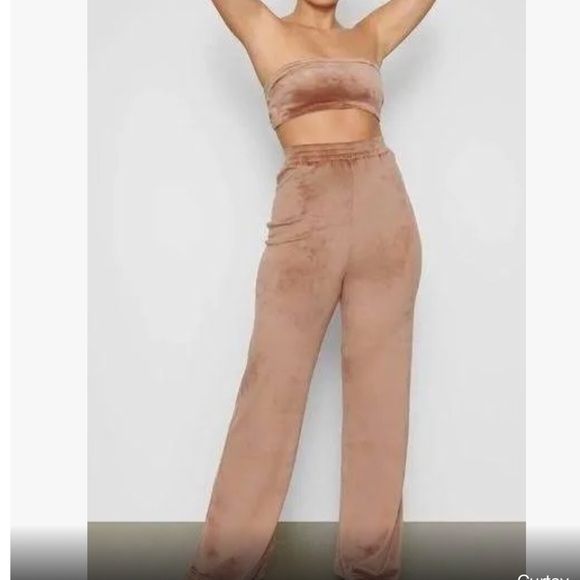 SKIMS Pants - SKIMS Velour Pants small wide Leg Pull On Lounge wear